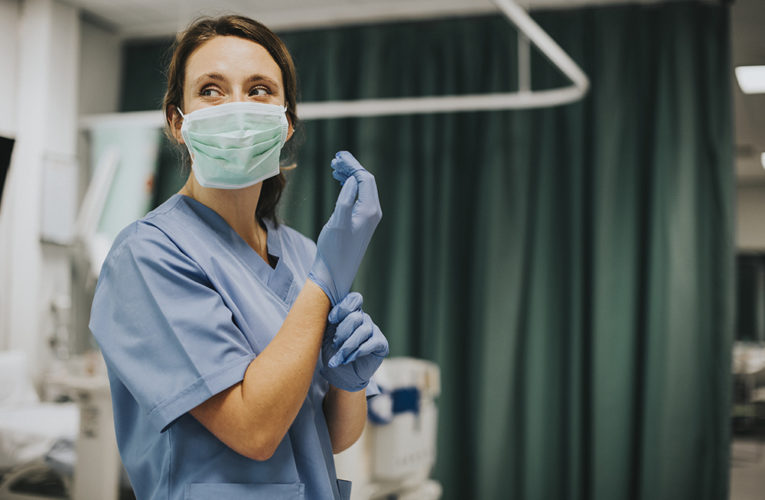 Les professionnelles en soin au front: le gouvernement doit protéger les piliers de son réseau de la santé